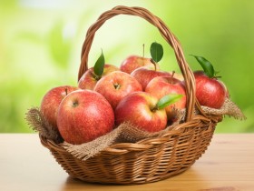 корзина с яблоками