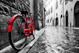 красный велосипед